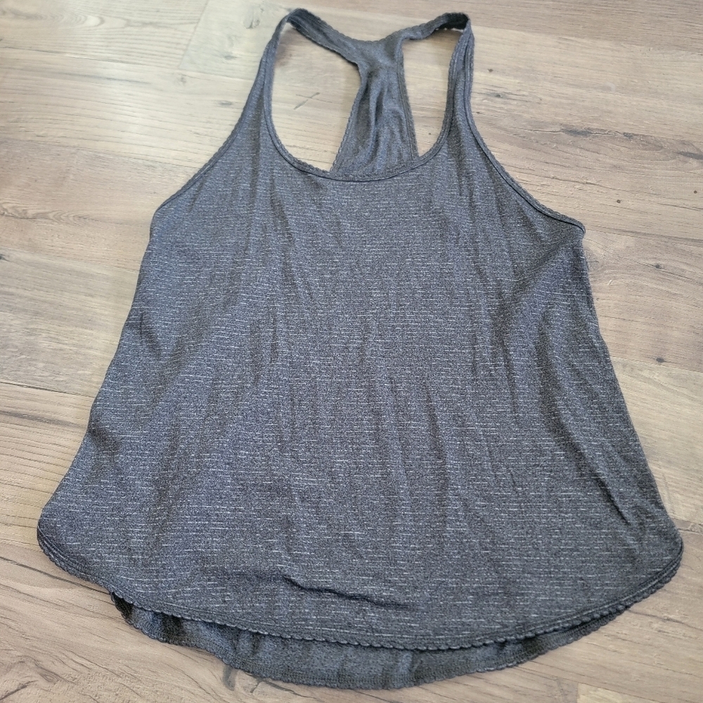 Lululemon  105F Singlet size 8